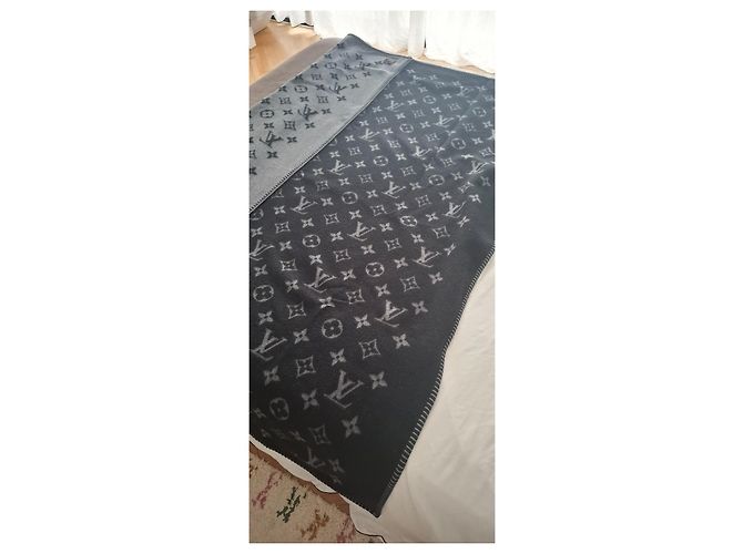 Manta Louis Vuitton Preta e Cinza de Lã e Cashmere Preto - vista 4