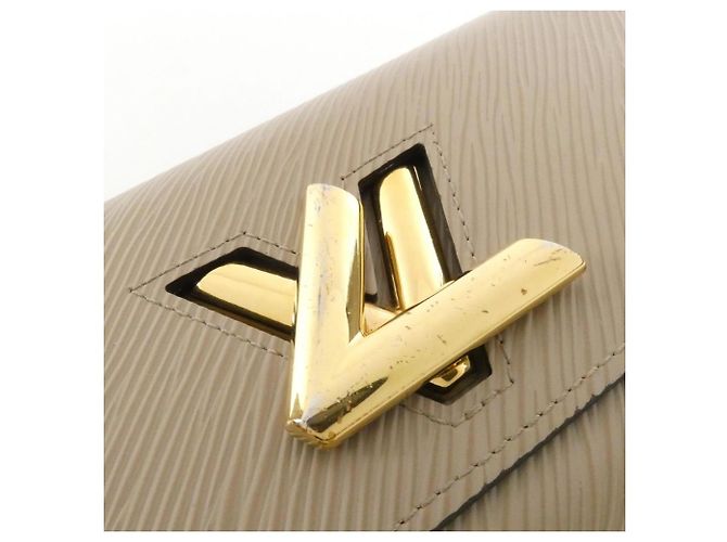 Cartera Twist Epi Louis Vuitton - vista 3