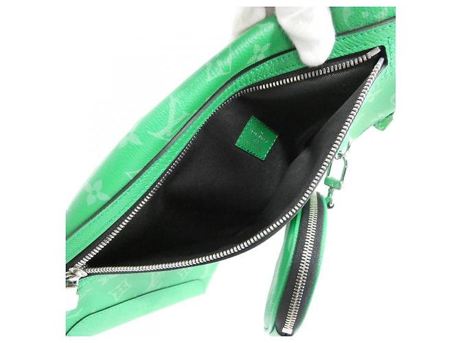 Borsa Louis Vuitton Taiga Rama Duo Slingback Verde chiaro - vista 7