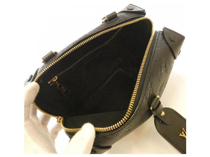 Borsa Petite Malle Souple in Monogram Empreinte Louis Vuitton Nero - vista 5