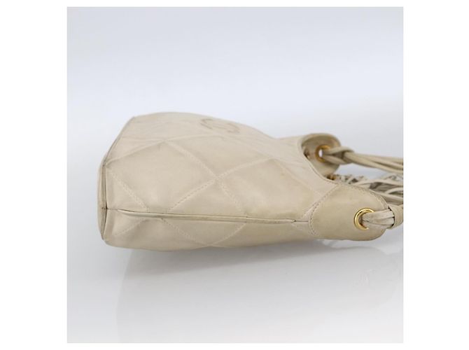 CHANEL Borsa a Spalla Matelassé in Pelle di Agnello Avorio Oro CC Auth LNZ015A D'oro Crudo - vista 4