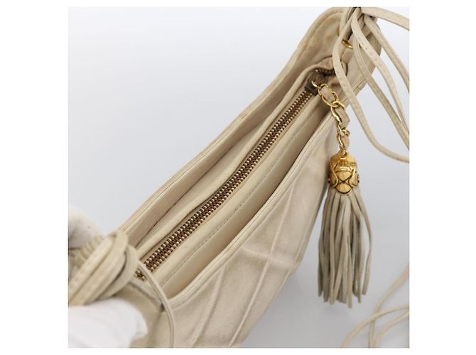 CHANEL Borsa a Spalla Matelassé in Pelle di Agnello Avorio Oro CC Auth LNZ015A D'oro Crudo - vista 6