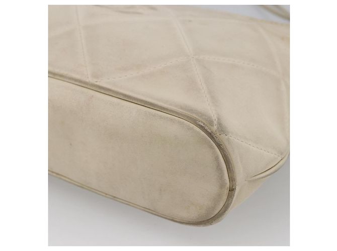CHANEL Borsa a Spalla Matelassé in Pelle di Agnello Avorio Oro CC Auth LNZ015A D'oro Crudo - vista 9