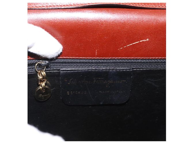 Bolso de Hombro Gancini de Cuero Marrón Dorado Auth 173491 de Salvatore Ferragamo - vista 11