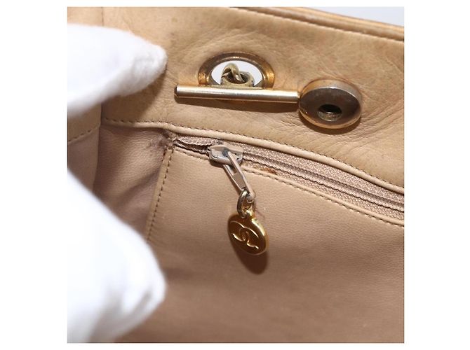 CHANEL Borsa a Spalla Matelassé in Pelle di Agnello Beige Oro CC Auth 172997 D'oro - vista 20
