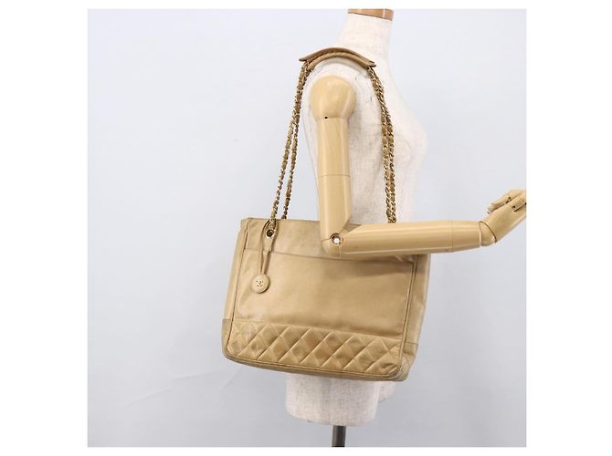 CHANEL Borsa a Spalla Matelassé in Pelle di Agnello Beige Oro CC Auth 172997 D'oro - vista 23