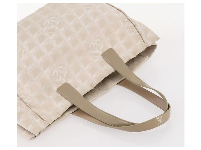 CHANEL Nuovo Borsa Tote da Viaggio in Nylon 3 Set Beige CC Auth ep13032 - vista 19
