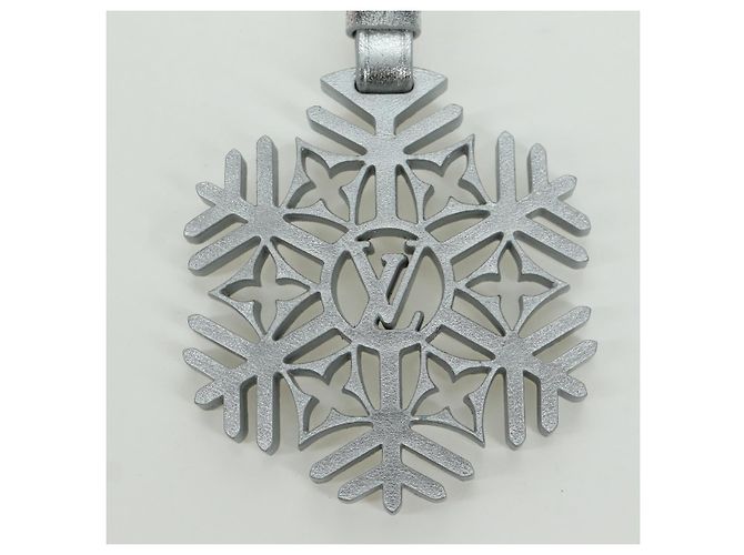 LOUIS VUITTON Schneeflocken Charm Metall Silber M79293 LV Auth 167000SAM - Ansicht 2