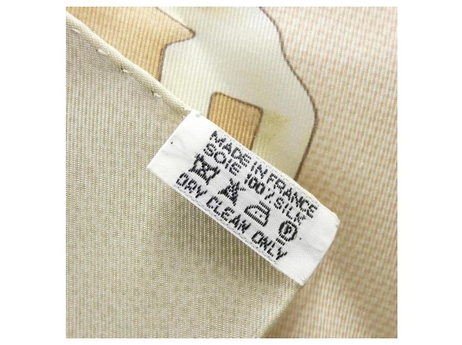 Silk In Hermès Bufanda de Seda Hermes PROYECTOS CUADRADOS A LÁPIZ Beige - vista 6