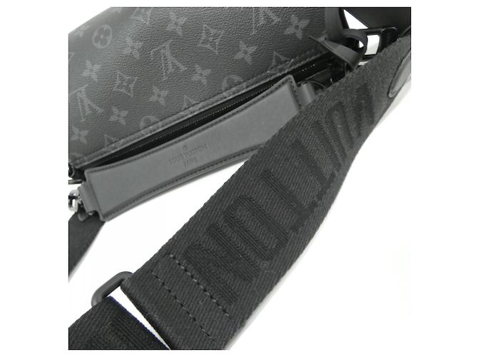 Sac à main Polochon PM Monogram Eclipse de Louis Vuitton Noir - vue 3