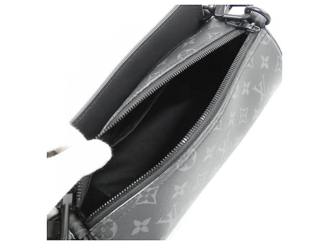 Sac à main Polochon PM Monogram Eclipse de Louis Vuitton Noir - vue 4
