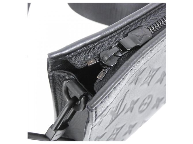 Louis Vuitton Monogram Shadow Gaston Wallet Black - view 5