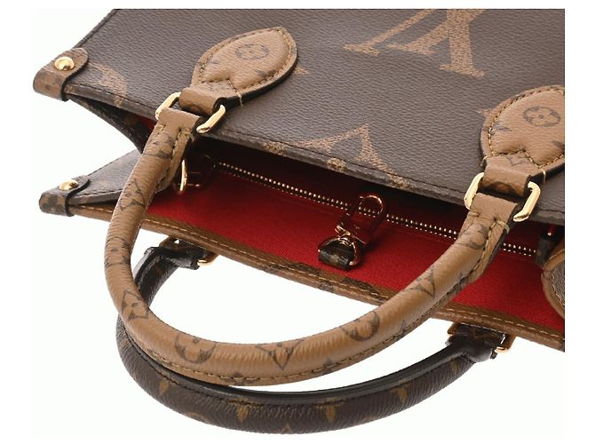 Borsa OnTheGo PM Monogram Reverse Louis Vuitton Marrone - vista 4