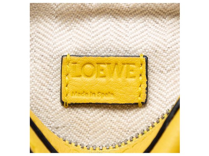 LOEWE Borsa Puzzle Nano in pelle di vitello gialla Giallo - vista 5