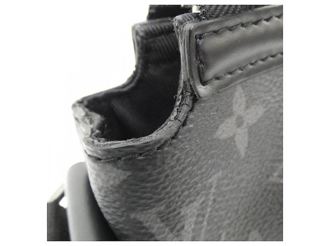 Borsa a Spalla Louis Vuitton Monogram Eclipse Odyssée PM M44223 Nero - vista 4