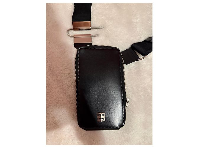 Givenchy Schultertasche aus schwarzem Leder - Ansicht 2