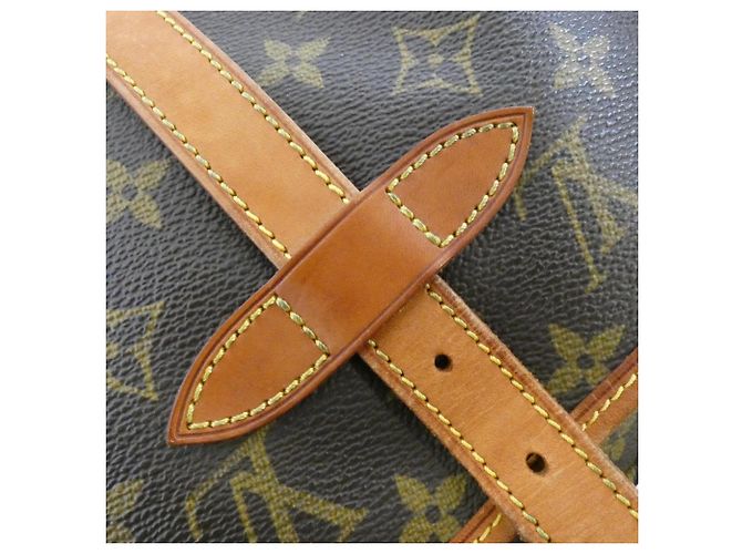 Borsa a Spalla Saumur Monogram Louis Vuitton Marrone - vista 5
