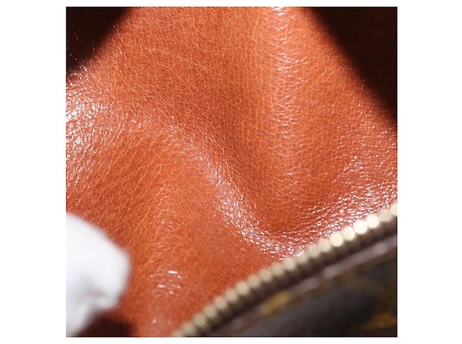 LOUIS VUITTON Pochette Papillon Monogramma LV Auth 173023A - vista 11