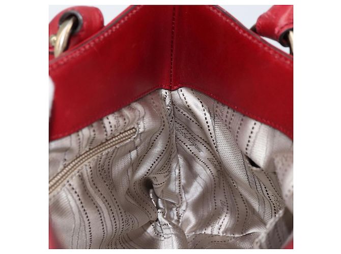 Borsa a mano Gancini in pelle rossa Salvatore Ferragamo Auth ARZ205 Rosso - vista 20