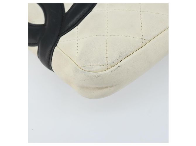 CHANEL Sac à épaule Cambon en cuir d'agneau blanc et noir CC Auth 172750 - vue 15