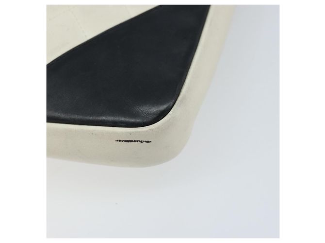 CHANEL Sac à épaule Cambon en cuir d'agneau blanc et noir CC Auth 172750 - vue 8