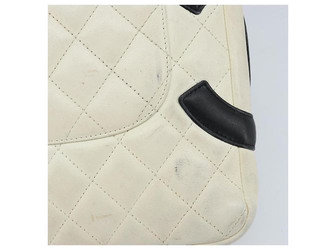CHANEL Sac à épaule Cambon en cuir d'agneau blanc et noir CC Auth 172750 - vue 9
