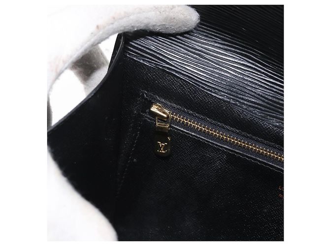 LOUIS VUITTON Clutch Montaigne 23 Epi Nero M52662 LV Auth 172524 - vista 10