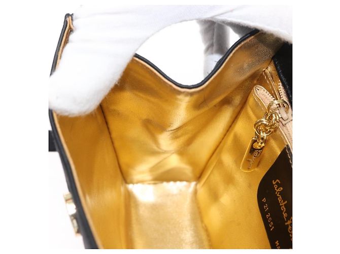 Bolso de Hombro Salvatore Ferragamo Vala Satén Negro Oro Auth BA11117 Dorado - vista 19
