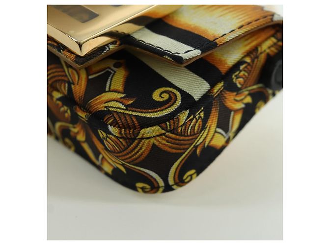 FENDI - VERSACE FENDACE Mamma Baguette Pouch Nylon Nero Oro Auth 166998SM - vista 16
