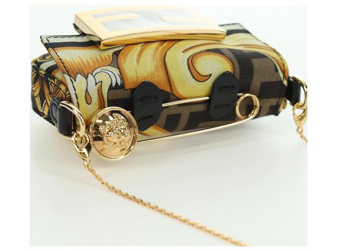FENDI - VERSACE FENDACE Mamma Baguette Pouch Nylon Nero Oro Auth 166998SM - vista 6