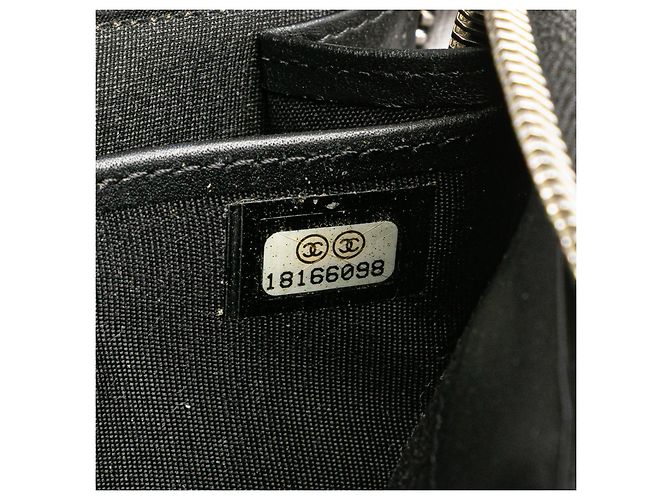 Chanel gesteppte Geldbörse aus lackiertem Leder mit Reißverschluss Schwarz - Ansicht 4
