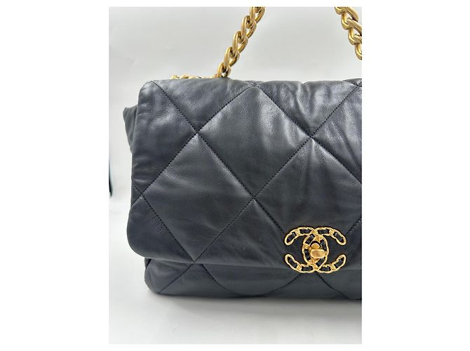 Chanel 19 Maxi Flap Borsa a spalla nera in pelle di agnello Nero - vista 4