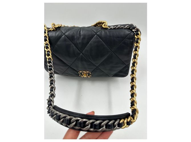 Chanel 19 Maxi Flap Borsa a spalla nera in pelle di agnello Nero - vista 9