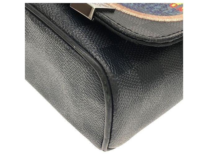Borsa a Spalla District Alpes Damier Graphite Louis Vuitton Damier ebene - vista 3