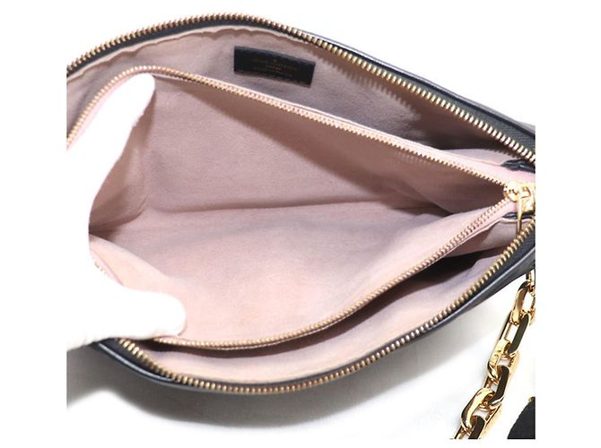 Borsa a spalla Coussin PM in pelle Monogram goffrata Louis Vuitton Nero - vista 5