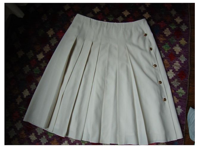 falda blanca plisada inconnue con botones dorados Talla 44 Blanco - vista 2