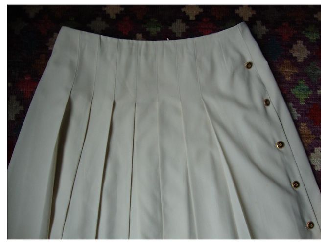 falda blanca plisada inconnue con botones dorados Talla 44 Blanco - vista 3
