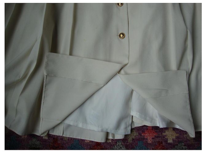 falda blanca plisada inconnue con botones dorados Talla 44 Blanco - vista 6