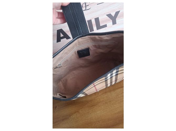 Borsa a spalla Burberry in tela Haymarket Nero Beige - vista 10
