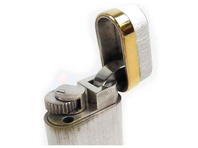 Briquet ovale Cartier Hairline Nouveau Modèle Accessoires de Fumer Argenté - vue 8