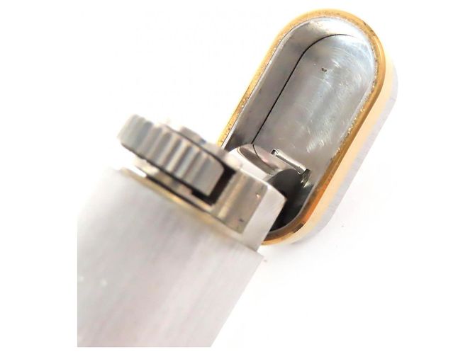 Briquet ovale Cartier Hairline Nouveau Modèle Accessoires de Fumer Argenté - vue 9