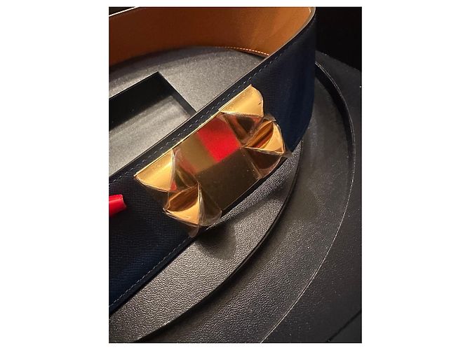 Cinto Hermès em couro azul com hardware dourado Gold hardware - vista 3