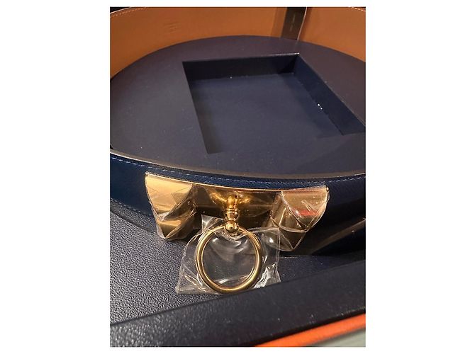 Cinto Hermès em couro azul com hardware dourado Gold hardware - vista 5