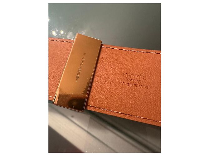 Cinto Hermès em couro azul com hardware dourado Gold hardware - vista 9