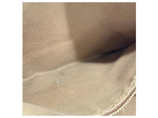 Borsa Tote Cabas Mezzo Monogram di Louis Vuitton Marrone - vista 9