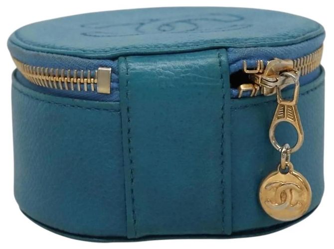Chanel Schmuckkästchen aus blauer Kaviarhaut mit goldener CC - Ansicht 2