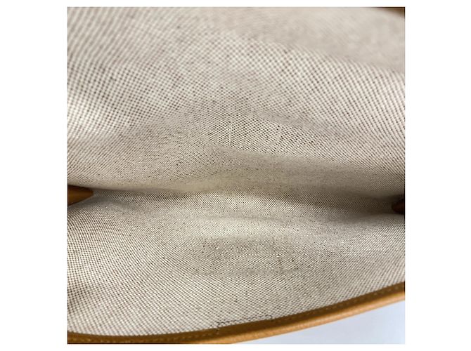 Bolso Clutch Jige PM de Hermès en Cuero Ardennes Dorado - vista 4