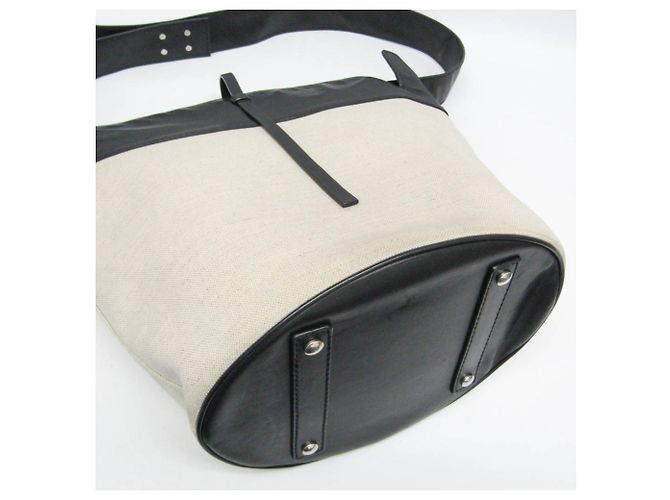 Bolso grande tipo bucket Burberry Negro Beige - vista 7