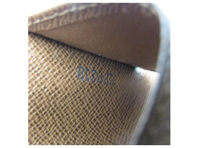 Llave de Monograma Louis Vuitton Castaño - vista 12