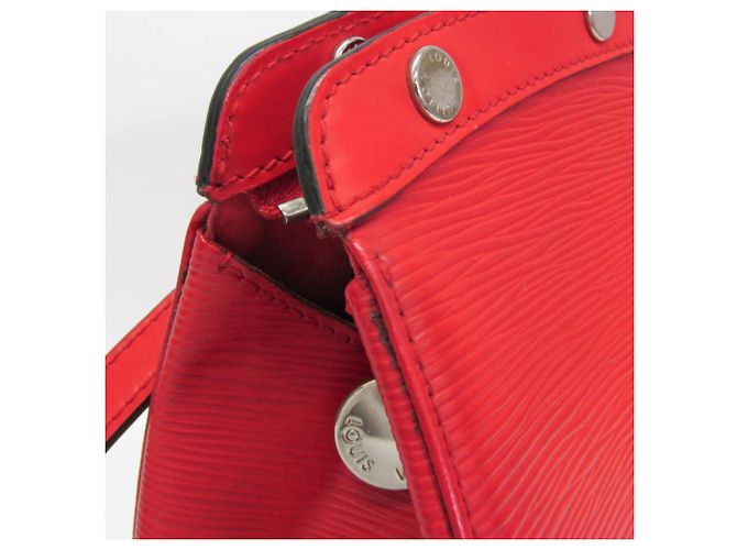 Borsa Louis Vuitton Epi Blair MM in Rosso Coquelicot - vista 11